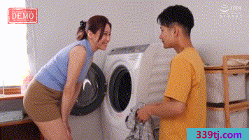 美女内涵 gif 动图 我帮朋友母亲按摩
